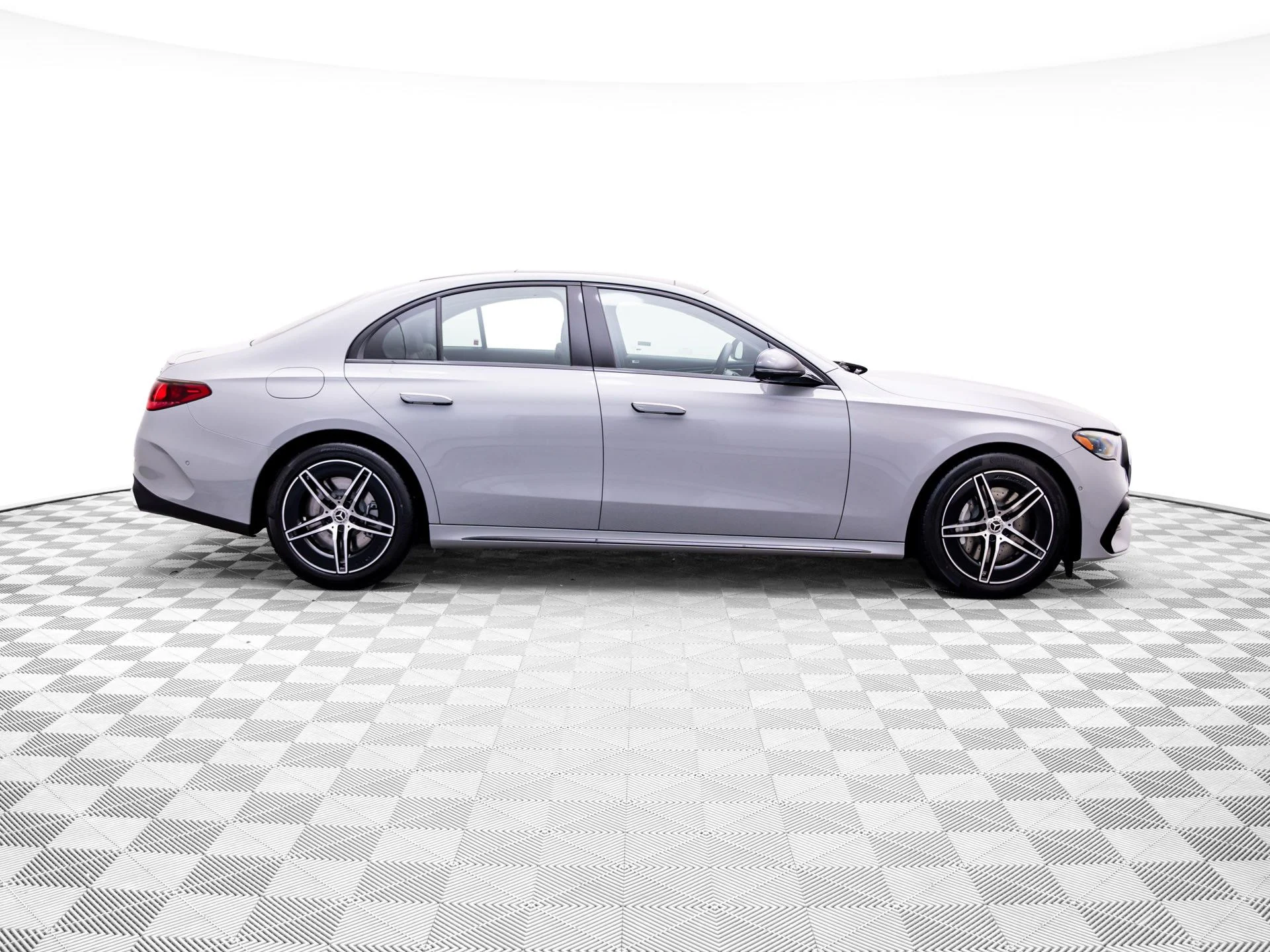 New 2027 Gray Mercedes-Benz E 450 image 6