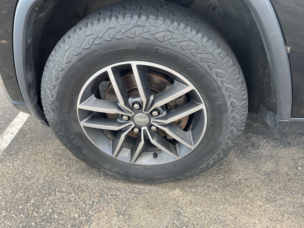 Used 2018 Black Jeep Limited image 28