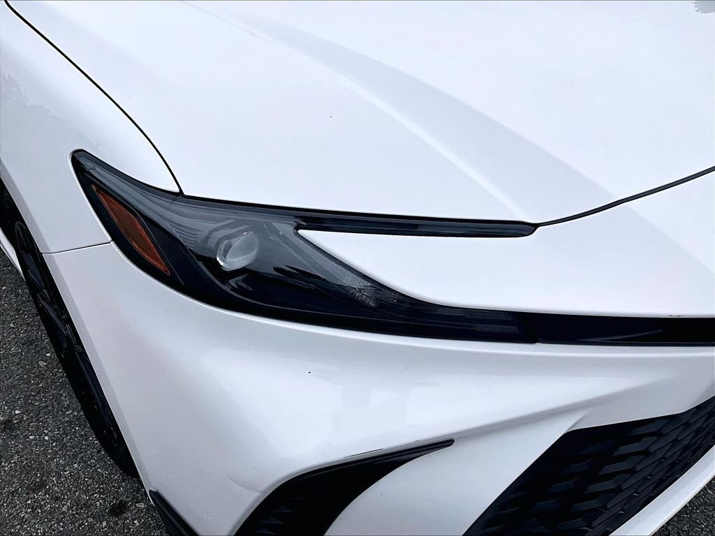 Used 2025 White Toyota SE image 33