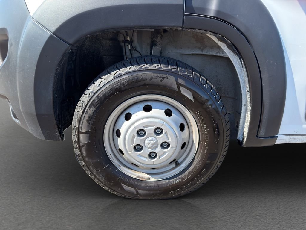 Used 2023 White Ram Base image 19