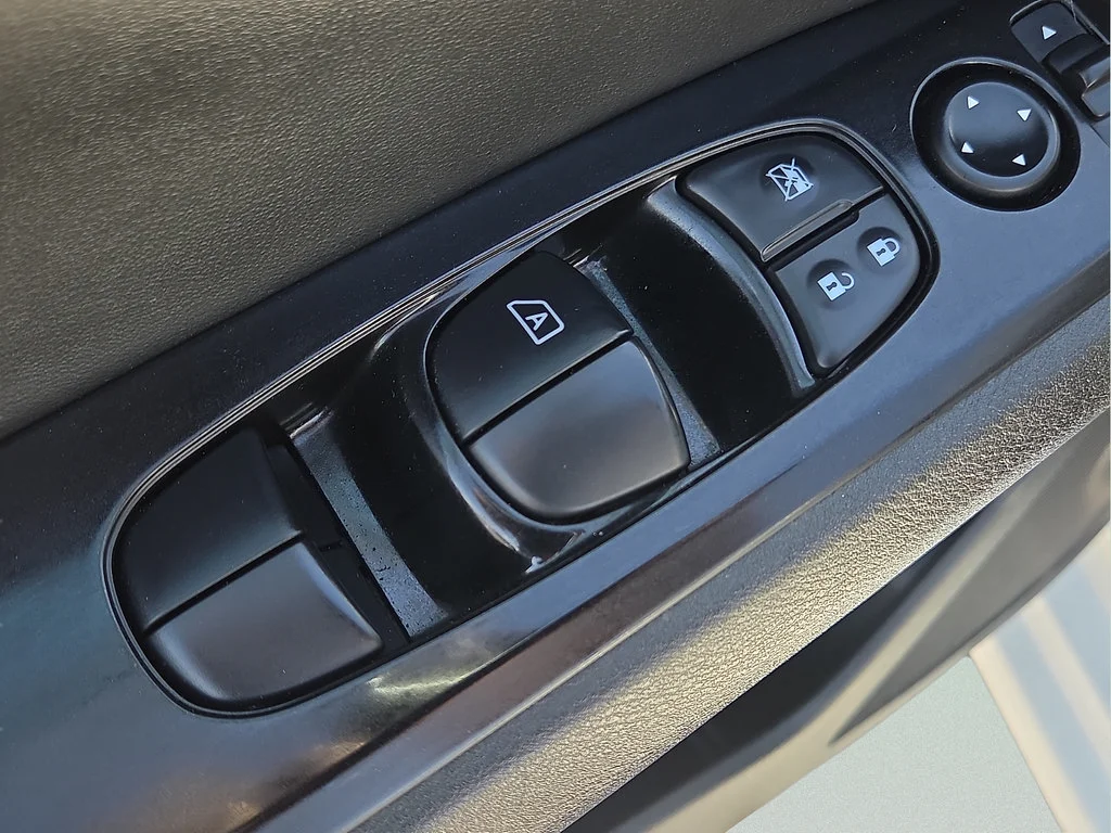 2024 Nissan Altima SR - Photo 14