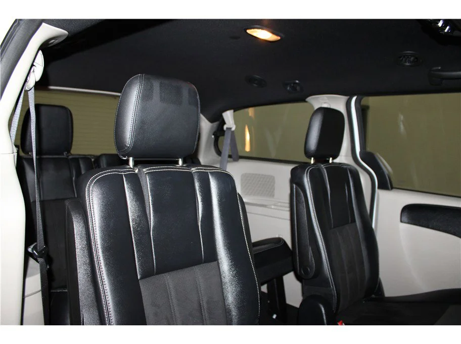 Used 2019 White Knuckle Clearcoat Dodge SXT image 23
