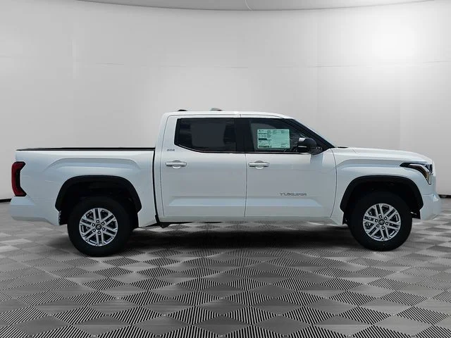 New 2026 Ice Cap Toyota SR5 image 5