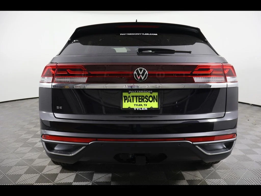 New 2026 Black Volkswagen 2.0T SE w/Technology image 5