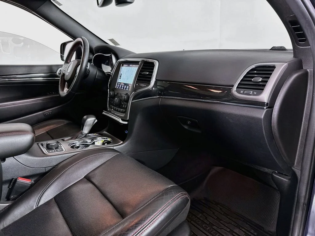 Used 2018 True Blue Pearlcoat Jeep Trailhawk image 30