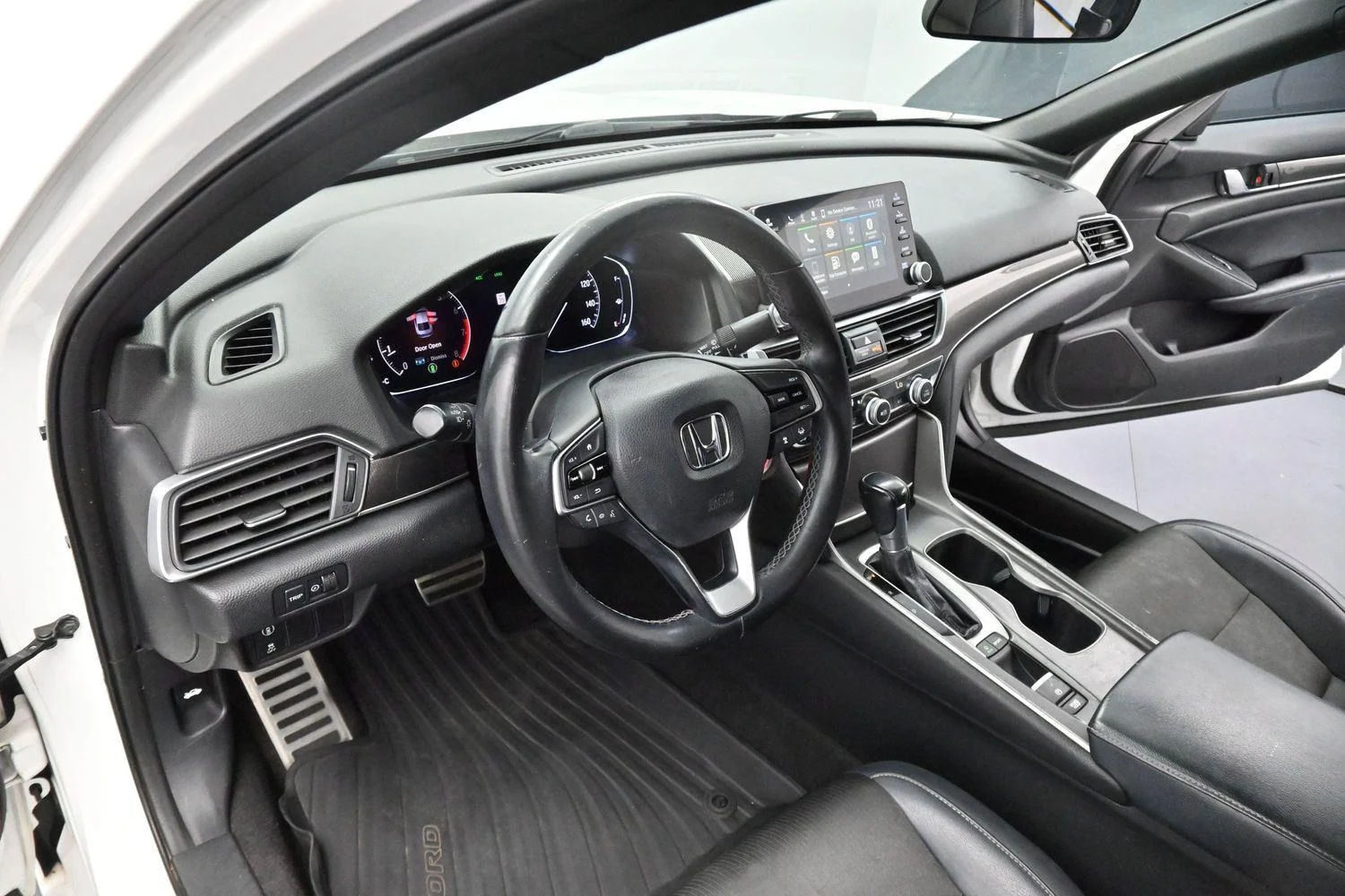 Used 2018 Platinum White Pearl Honda Sport image 12