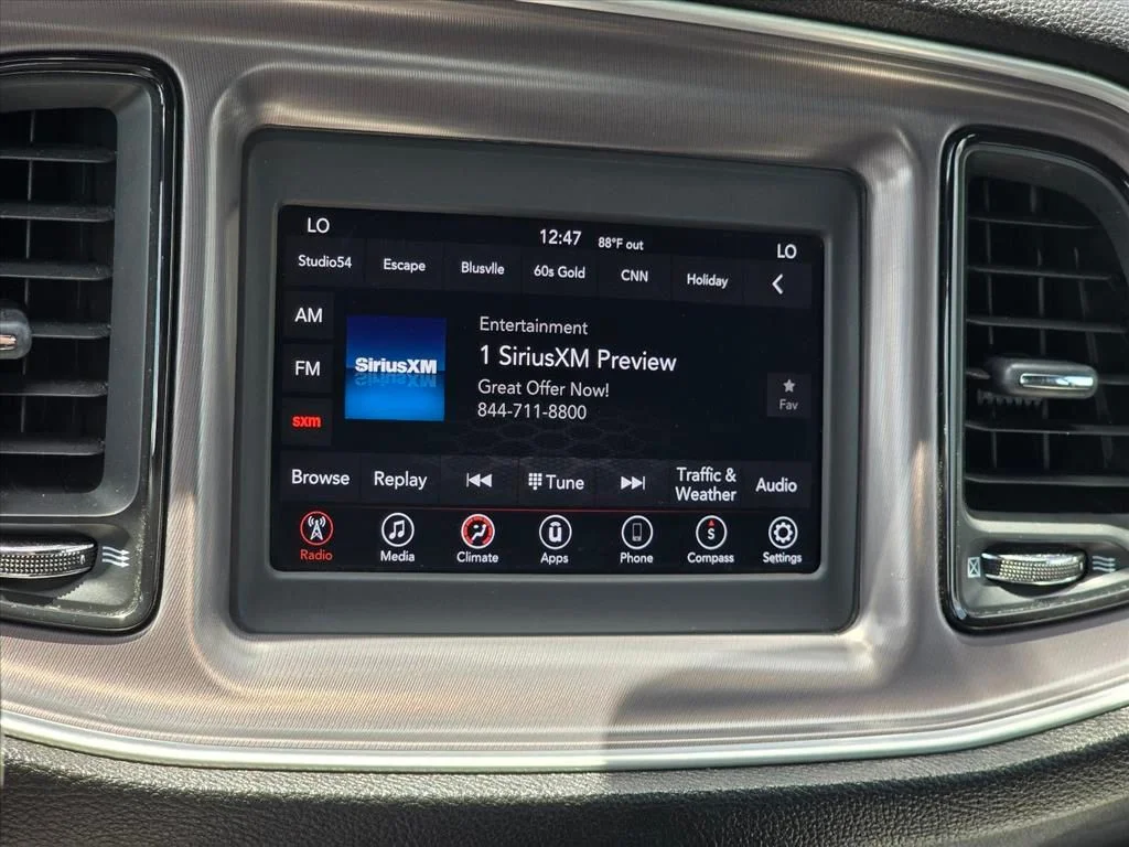 Used 2019 Black Dodge SXT image 4