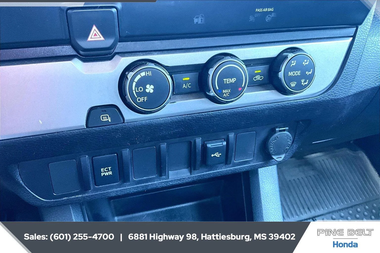 Used 2022 White Toyota SR image 22