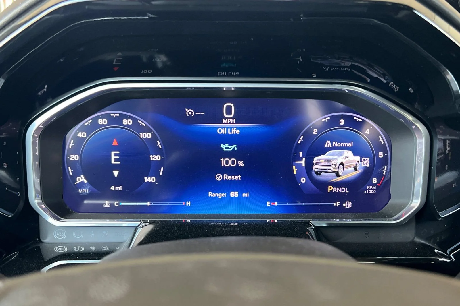 New 2026 Summit White Chevrolet LT (2FL) image 24