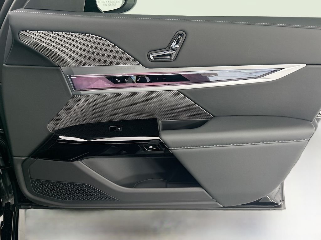 New 2026 Black Sapphire Metallic BMW 740i image 24