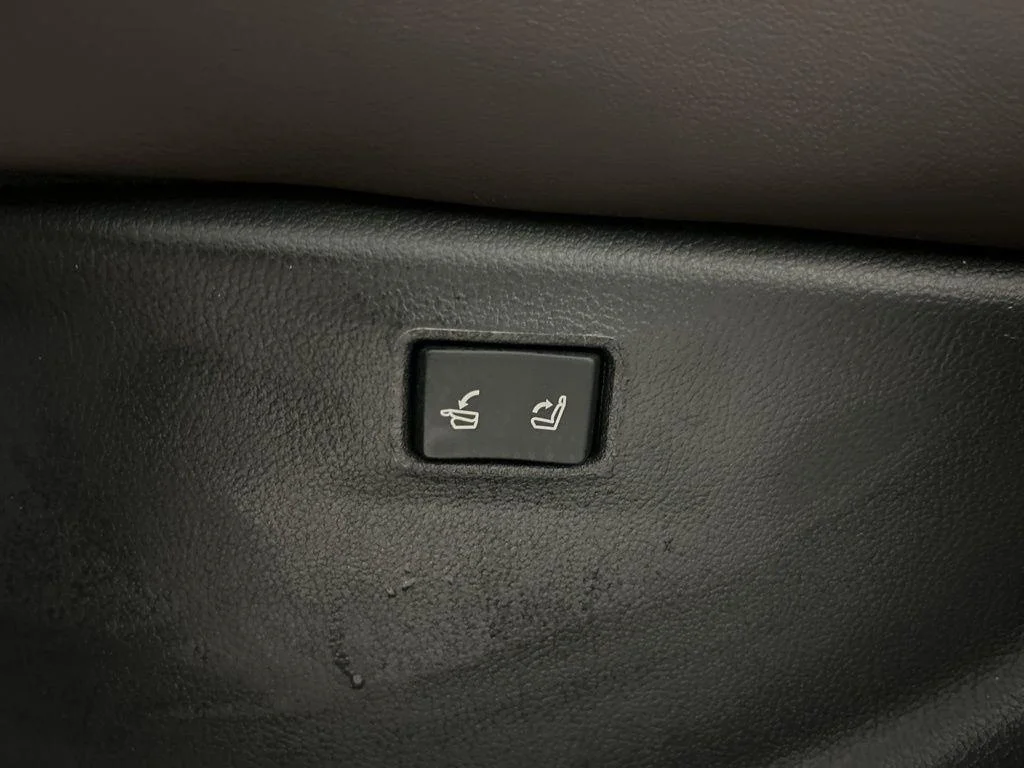 Used 2025 Iridium Lexus 350 Luxury image 19
