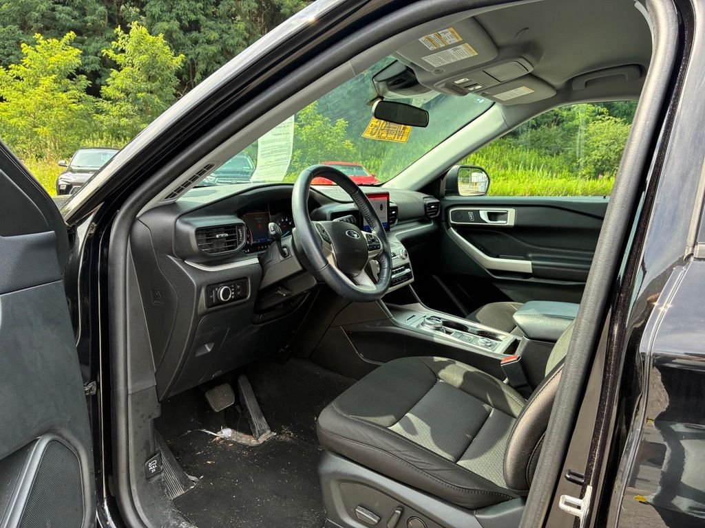 Certified Used 2023 Black Metallic Ford XLT image 11
