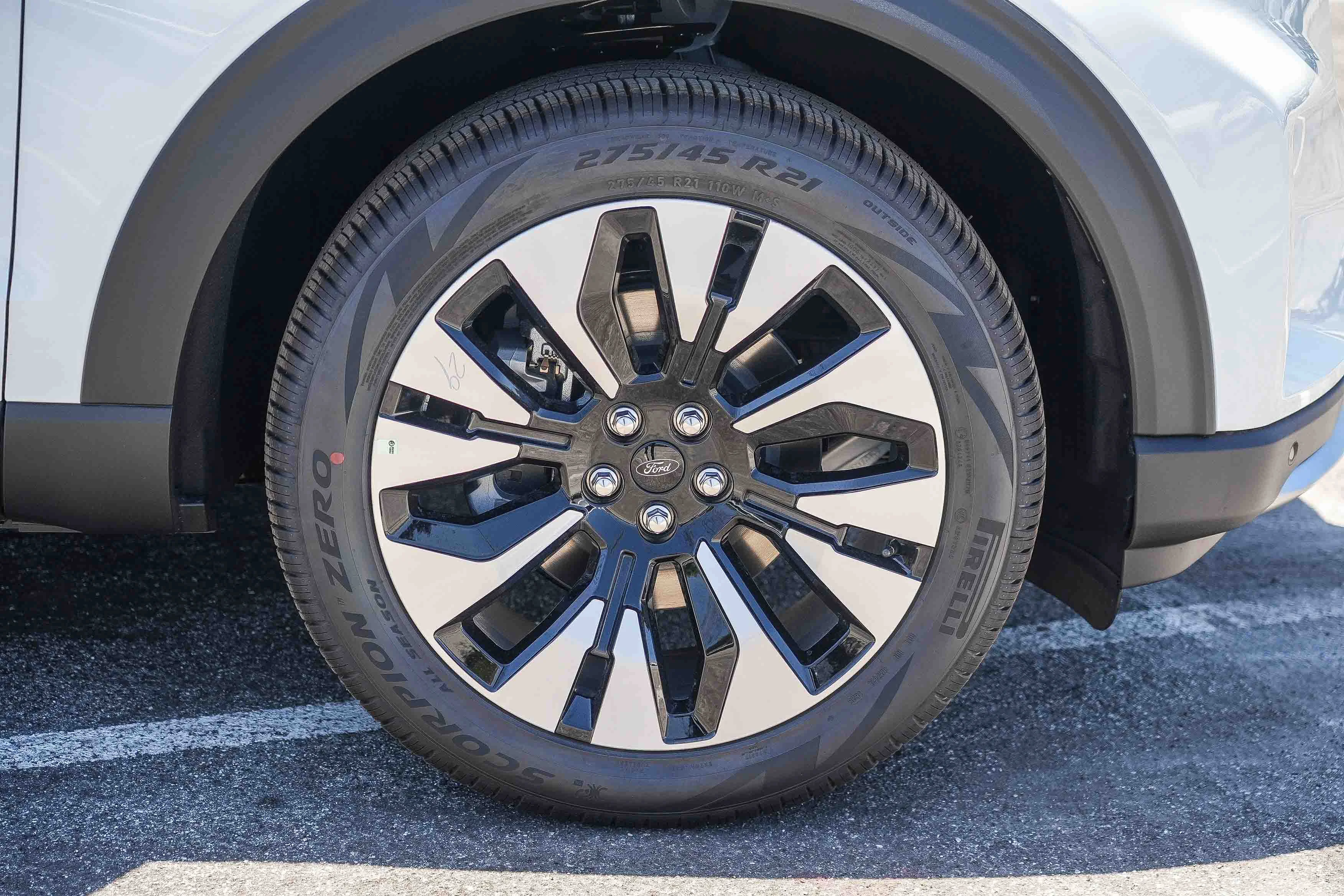 New 2026 Star White Metallic Tri-Coat Ford Platinum™ image 10