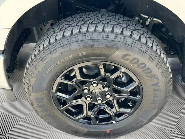 New 2026 Silver Metallic Ford XLT image 19