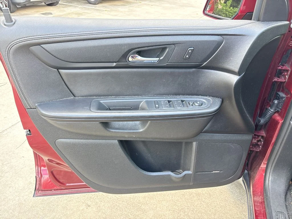 Used 2015 Red Chevrolet 2LT image 15