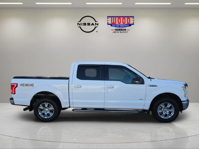 Used 2017 Oxford White Ford XLT image 2