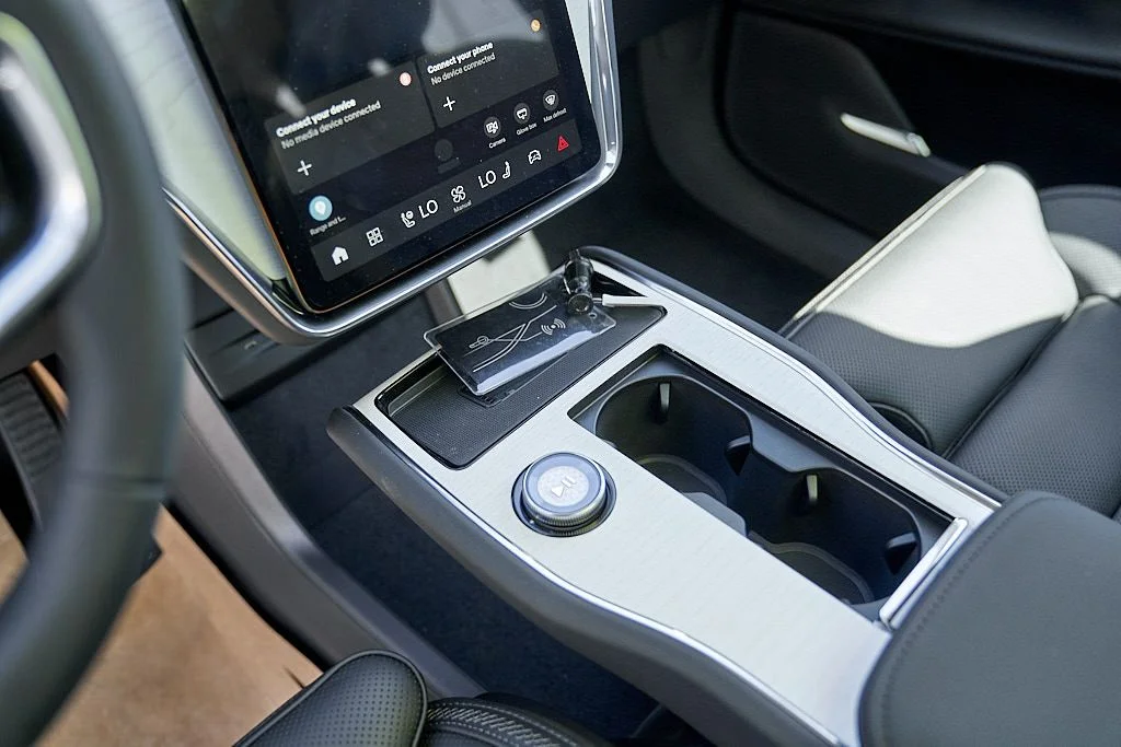 New 2026 Aurora Silver Volvo Ultra image 17