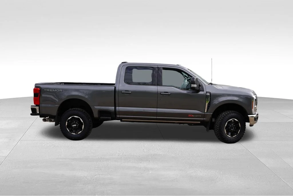 Used 2026 Gray Ford Lariat image 4