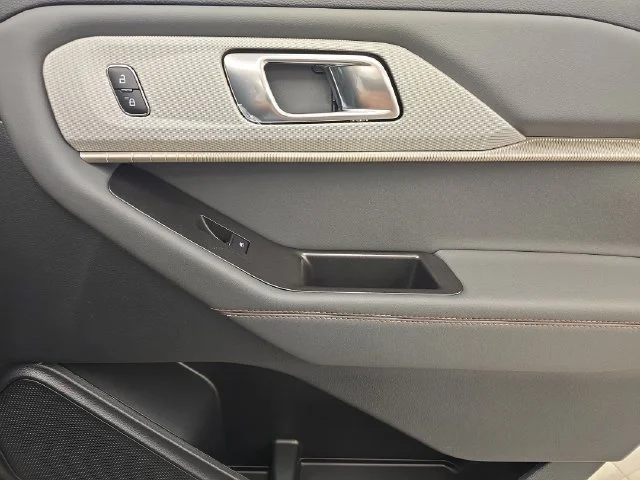 New 2027 Carbonized Gray Metallic Ford Active image 12