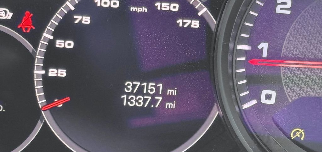 Used 2023 White Porsche Base image 19