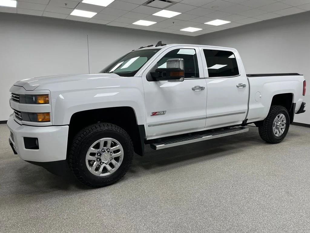 Used 2018 White Chevrolet LTZ image 6