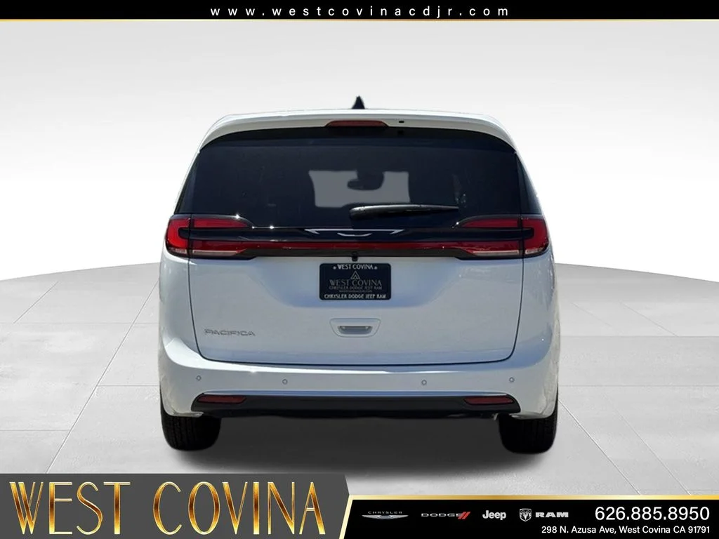New 2027 Bright White Clear-Coat Exterior Paint Chrysler Select image 9