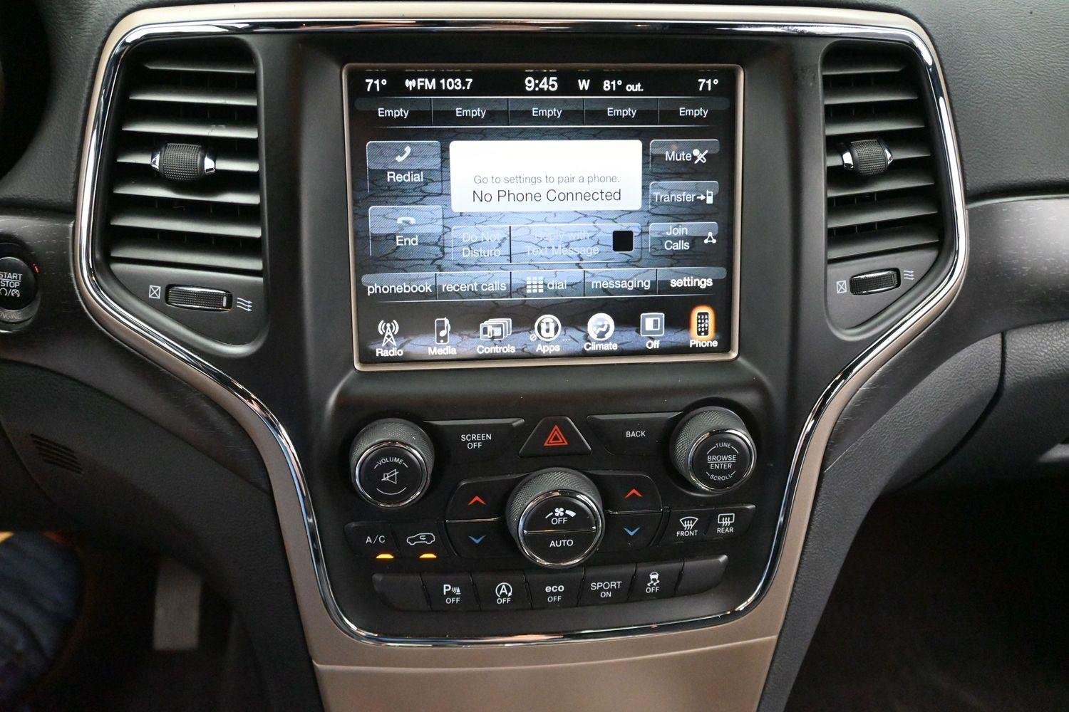 Used 2016 Granite Crystal Metallic Clearcoat Jeep Laredo image 20