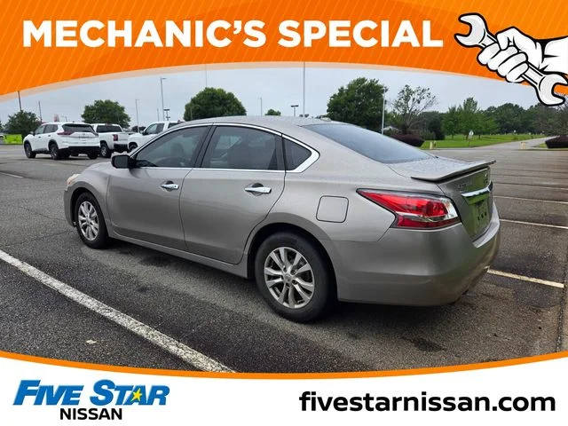 Used 2014 Beige Nissan 2.5 S image 9
