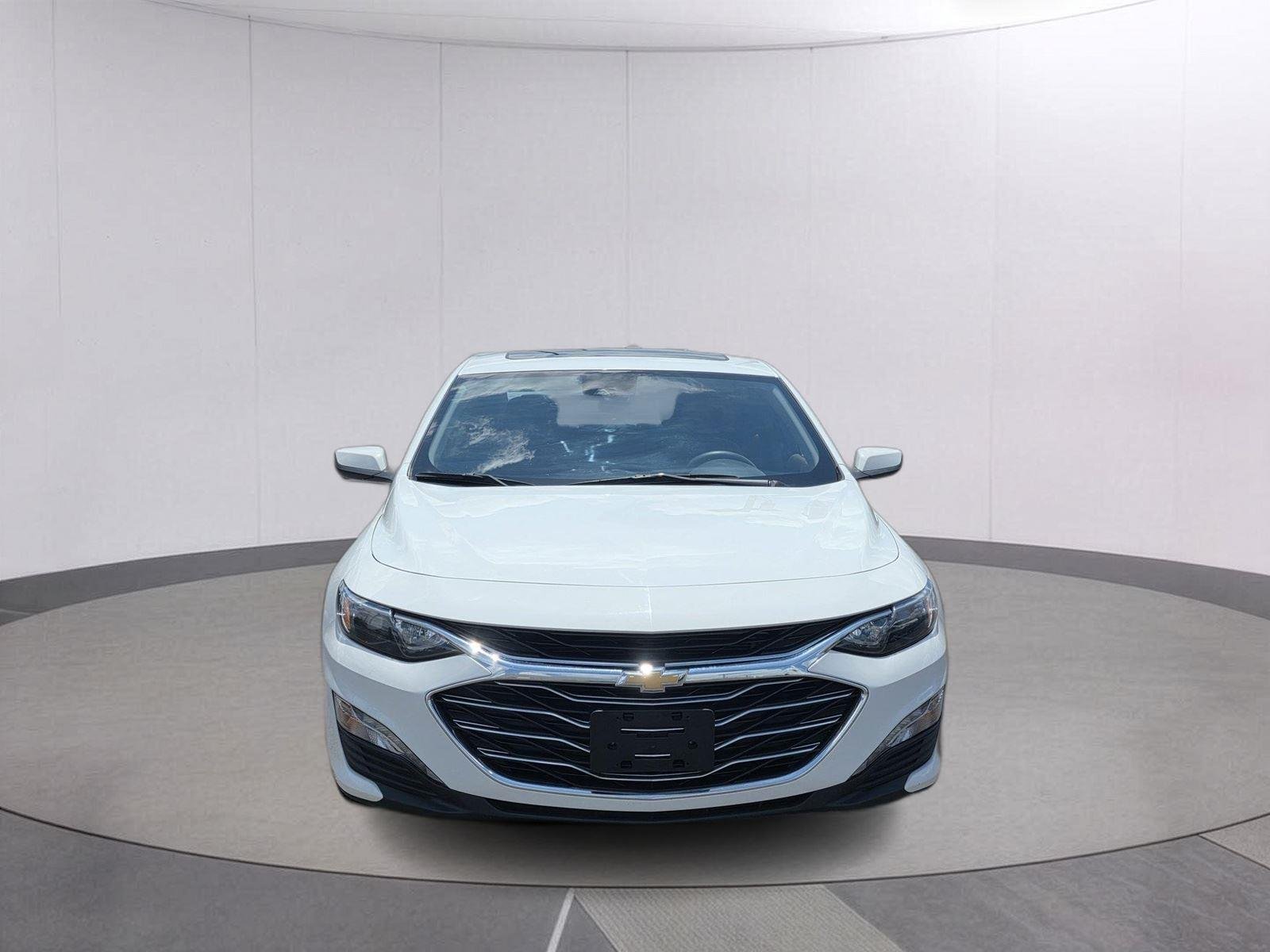 Used 2024 Summit White Chevrolet LT image 26