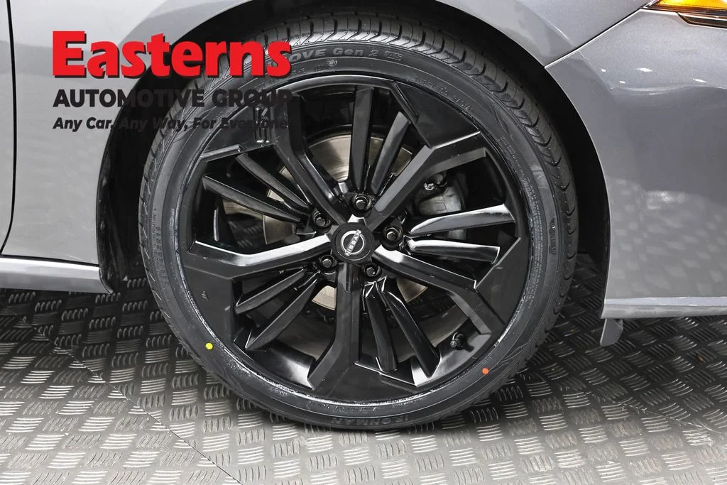 Used 2023 Gray Nissan 2.5 SR image 31