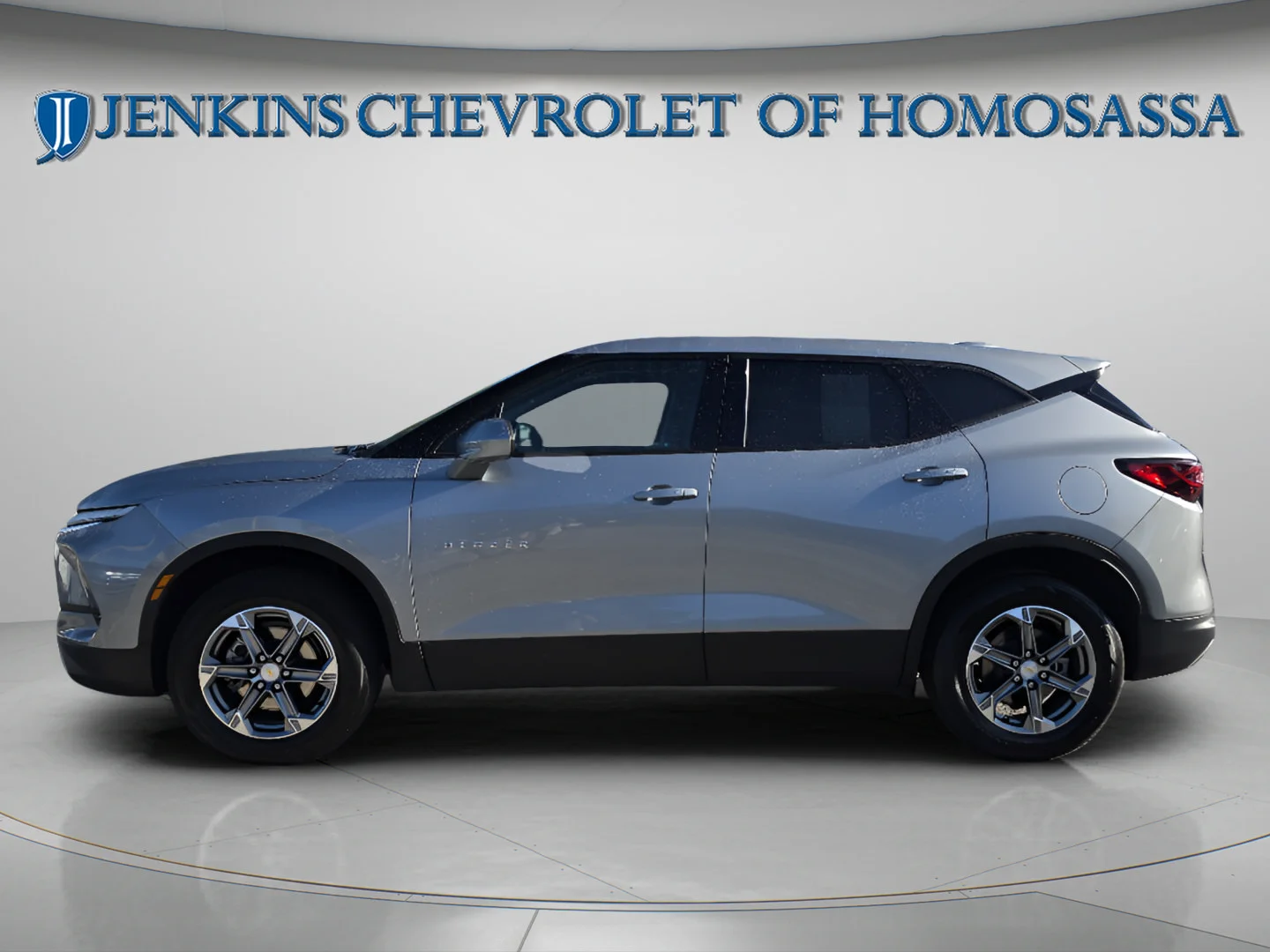 Used 2025 Sterling Gray Metallic Chevrolet LT image 9