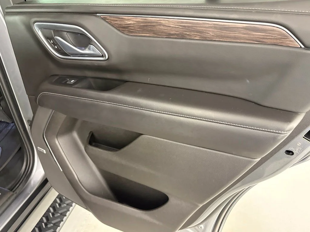 Used 2021 Gray Chevrolet Z71 image 42