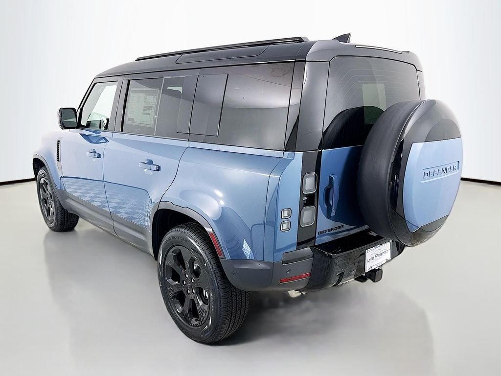 New 2026 Tasman Blue Land Rover S image 3