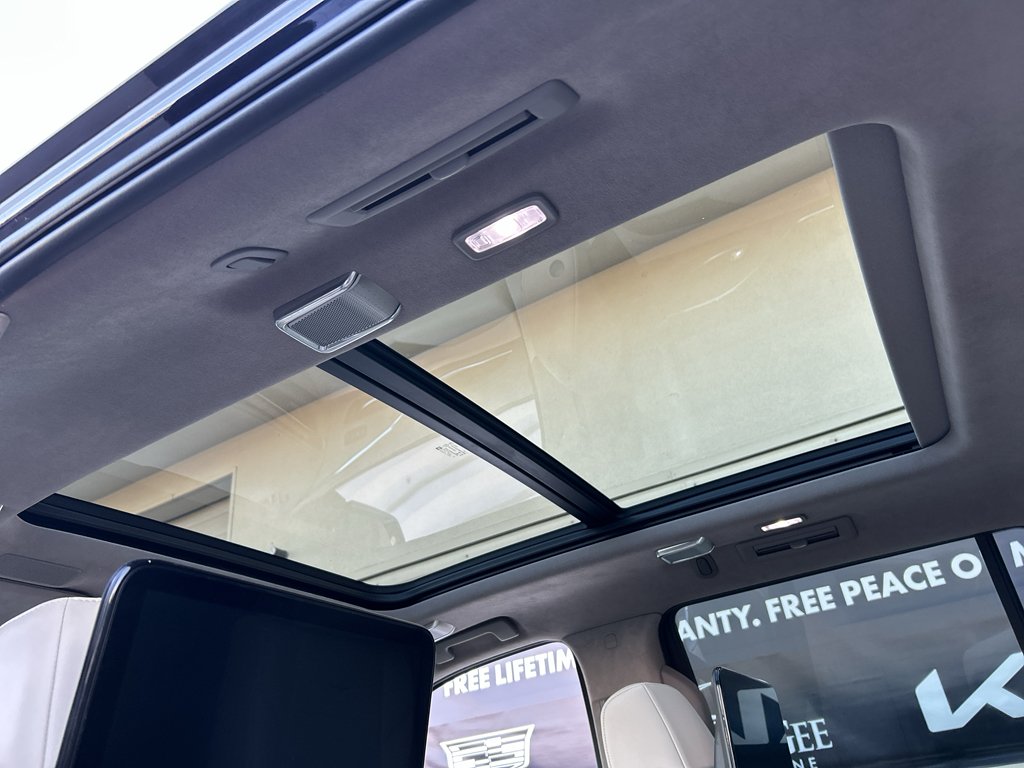 Used 2021 Dark Moon Blue Metallic Cadillac Premium Luxury Platinum image 17