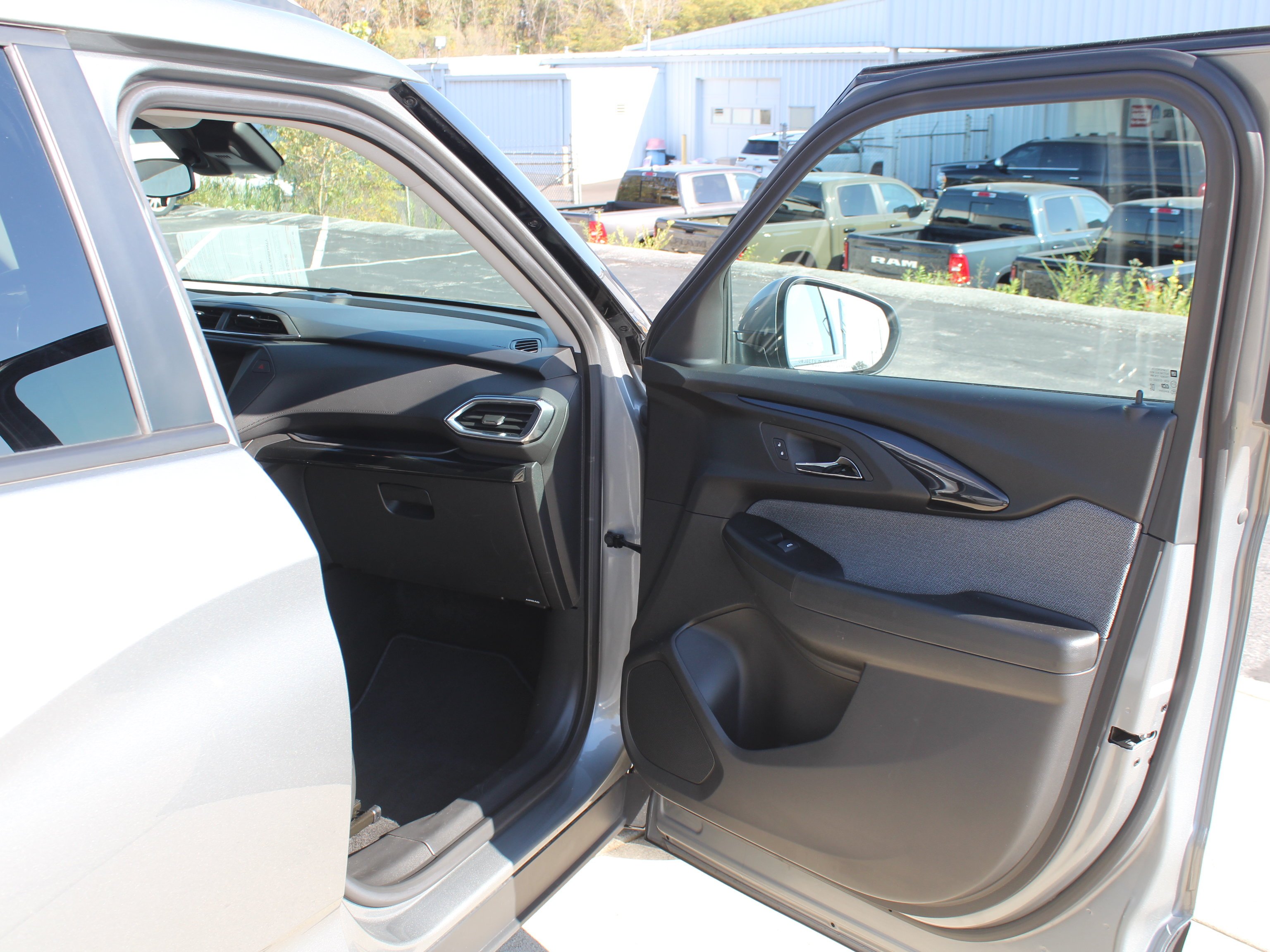 Used 2023 STERLING GRAY METALLIC Chevrolet LT image 25