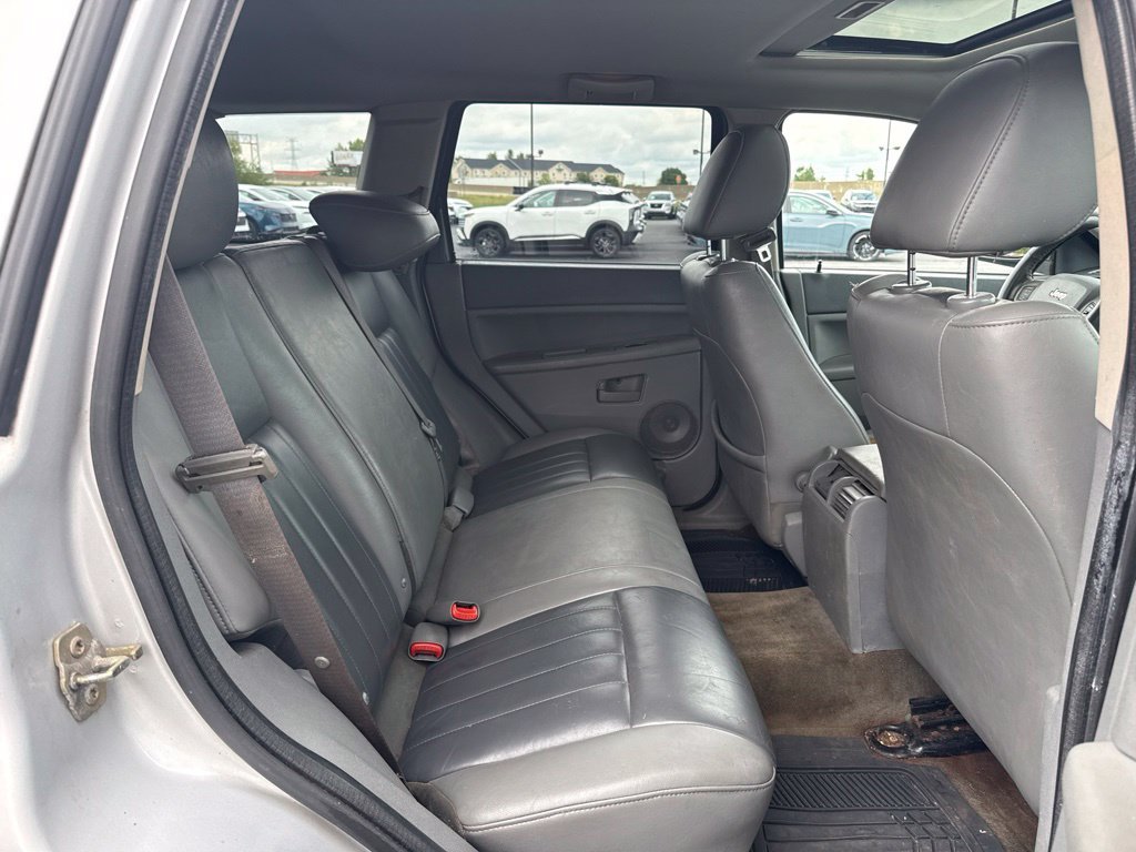 Used 2005 Silver Jeep Laredo image 14