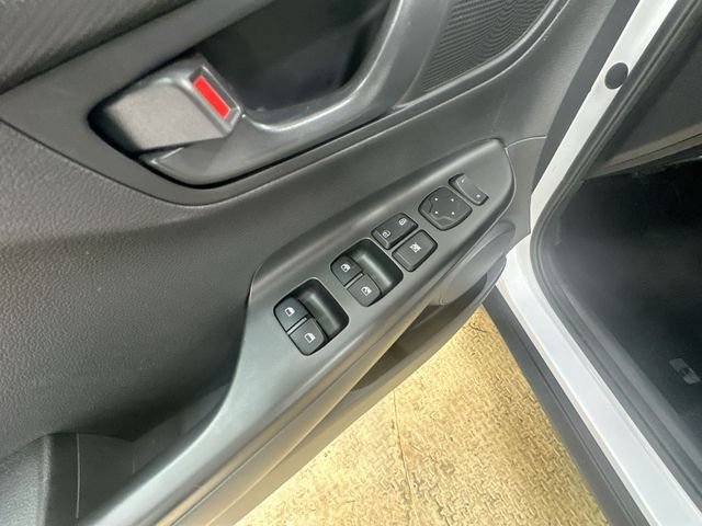 Used 2023 White Hyundai SEL image 16