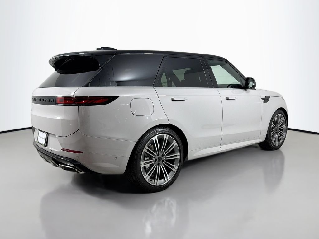New 2026 Borasco Grey Metallic Land Rover Dynamic SE image 5