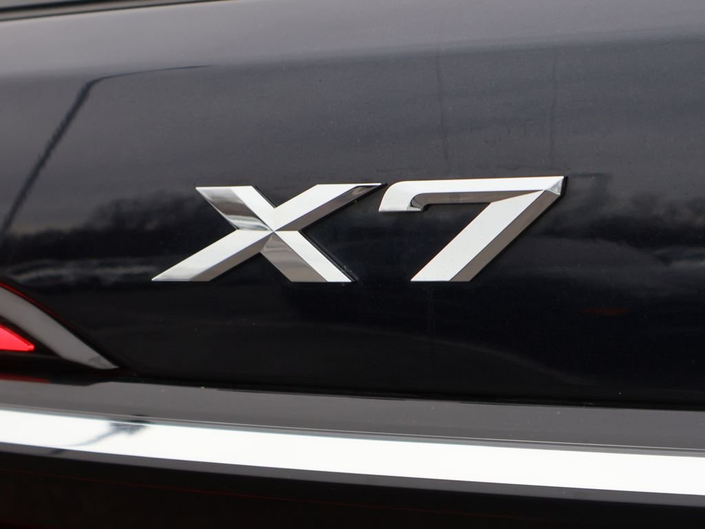 Used 2023 Carbon Black Metallic BMW xDrive40i image 19