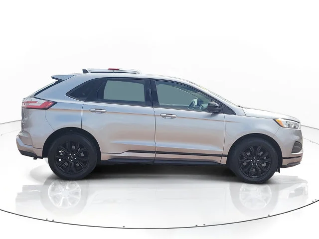 Used 2024 Silver Ford SE image 4