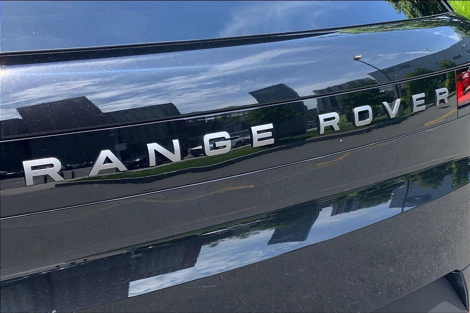Certified Used 2026 Santorini Black Metallic Land Rover SE image 31