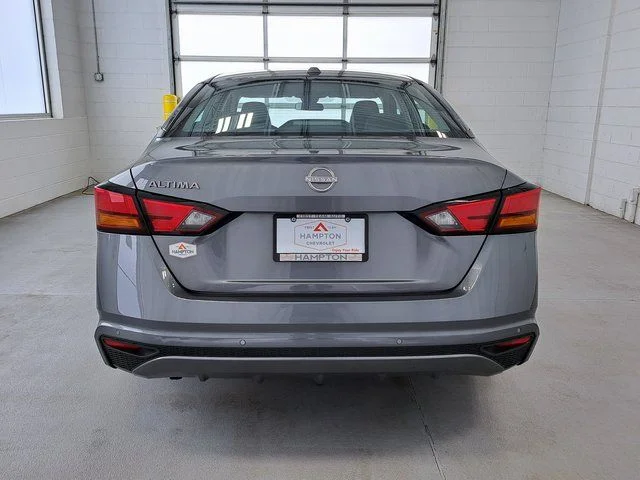 Used 2025 Gray Nissan 2.5 SV image 6