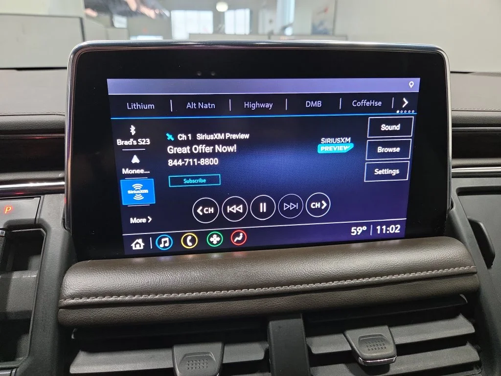 Used 2021 Gray Chevrolet Z71 image 44