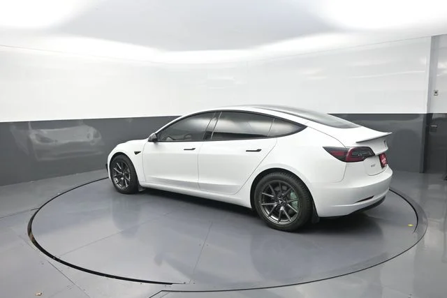 Used 2022  Tesla Long Range image 47