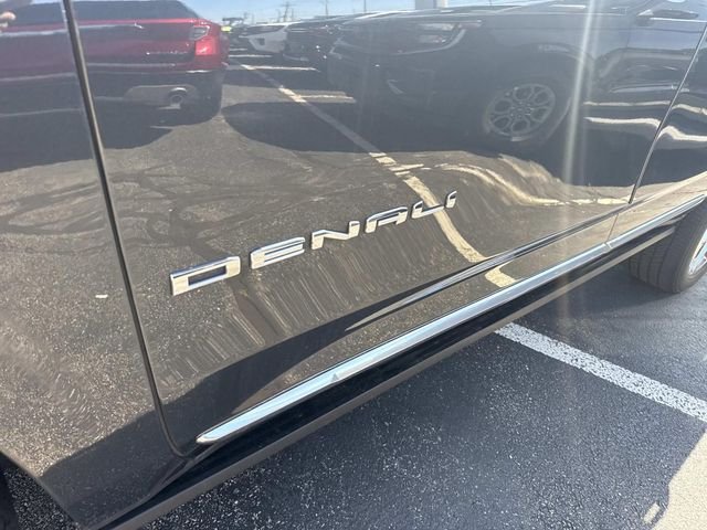 Used 2021 Hunter Green GMC Denali image 17