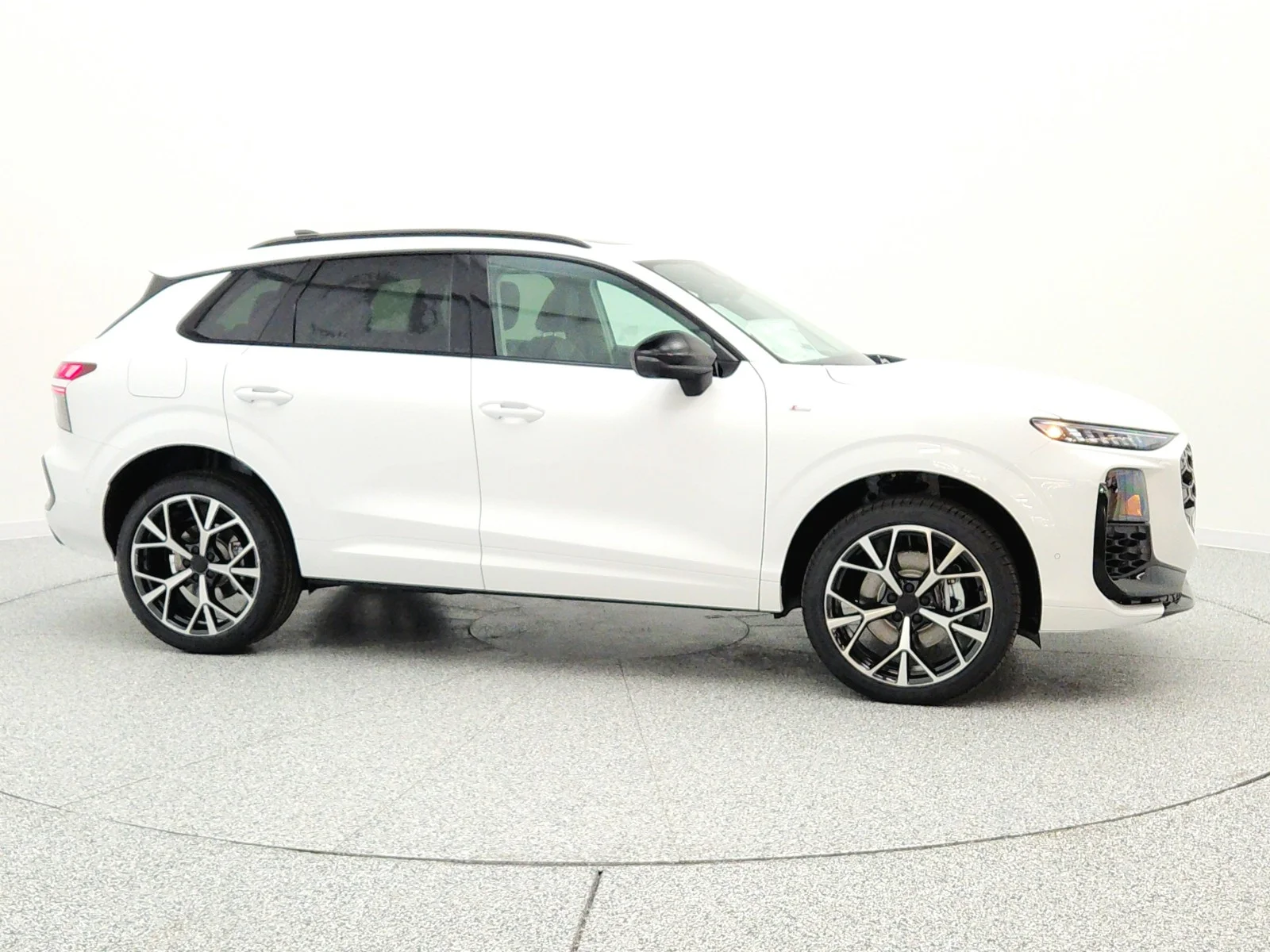 New 2026 Arkona White Audi S line quattro image 4
