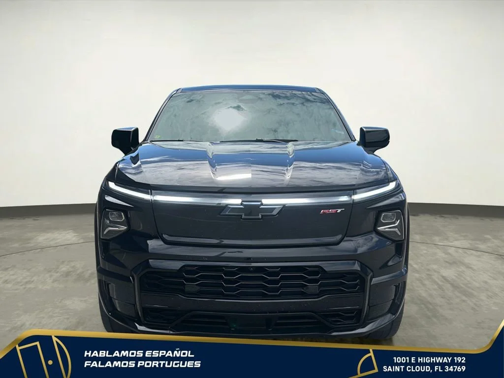 Used 2025 Black Chevrolet RST - Max Range image 9