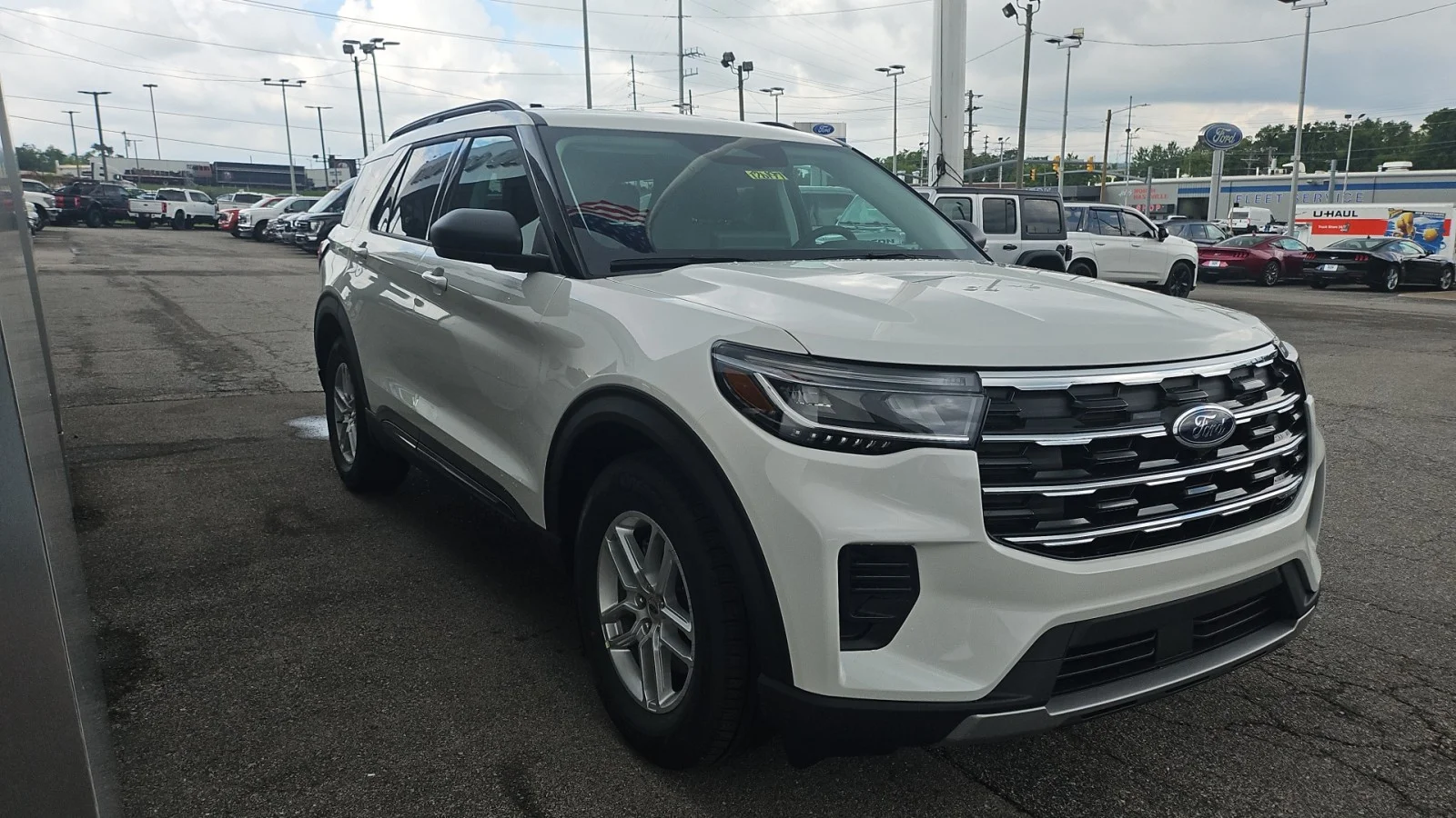 New 2026 Star White Metallic Tri-Coat Ford Active RWD image 6