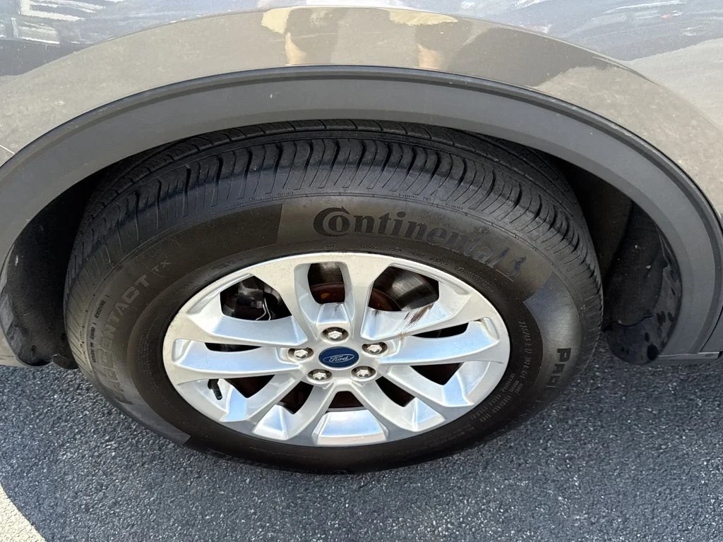 Used 2022 Carbonized Gray Metallic Ford SE image 10