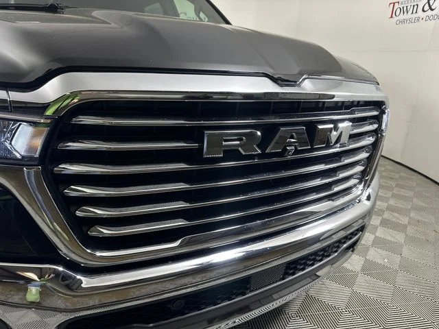 New 2026 Diamond Black Crystal Pearl-Coat Exterior Paint RAM Laramie image 5